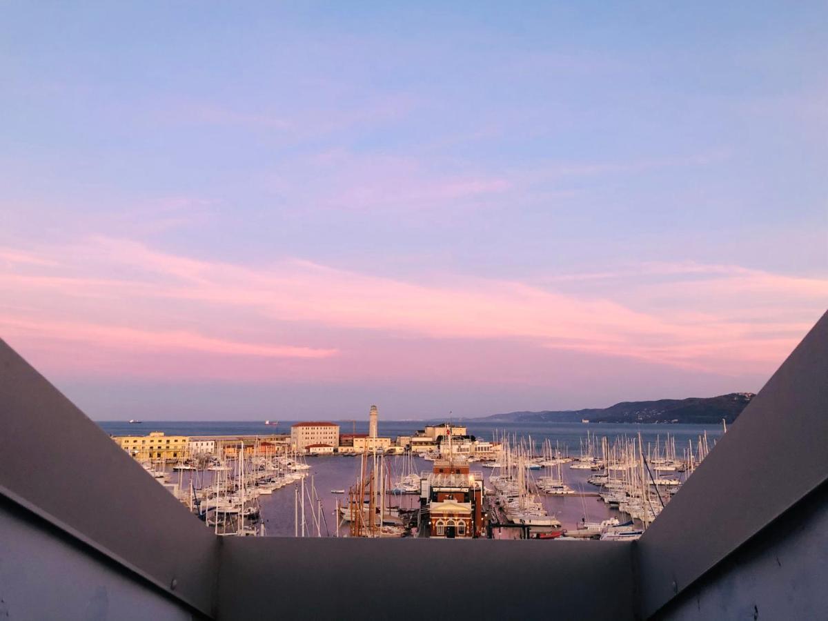 Appartamento Puesta Del Sol Trieste Esterno foto