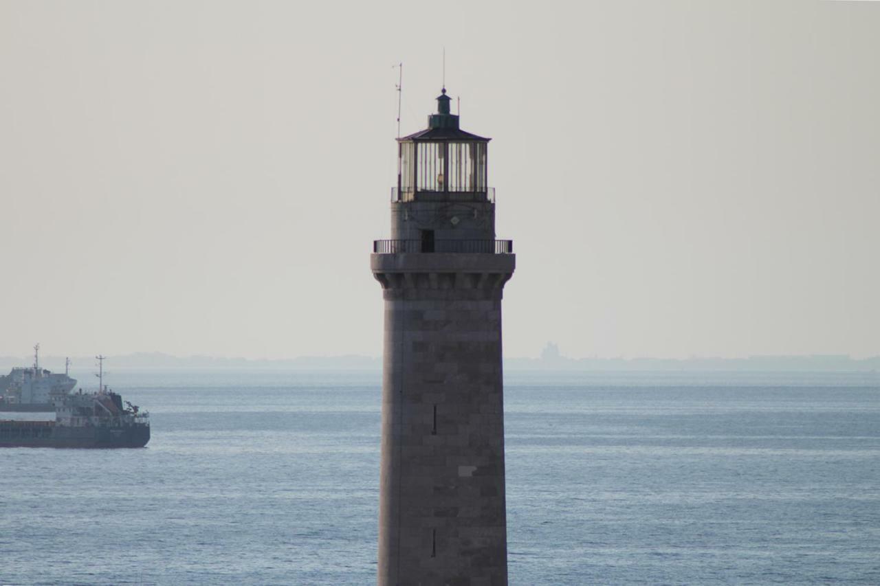 Appartamento Puesta Del Sol Trieste Esterno foto