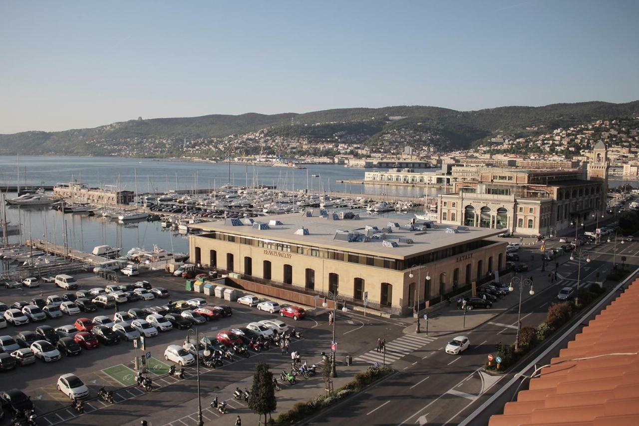 Appartamento Puesta Del Sol Trieste Esterno foto